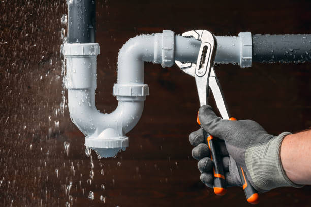 Professional Drain Cleaning technician working in Carteret, NJ
